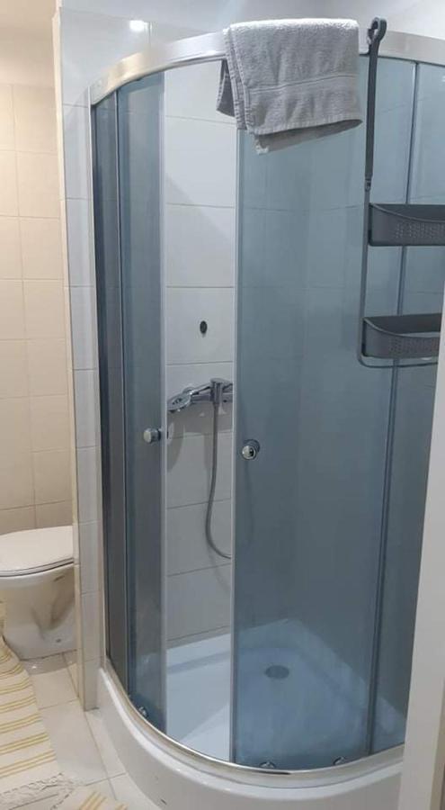 Szoba Konyha Lakas Komárno Esterno foto